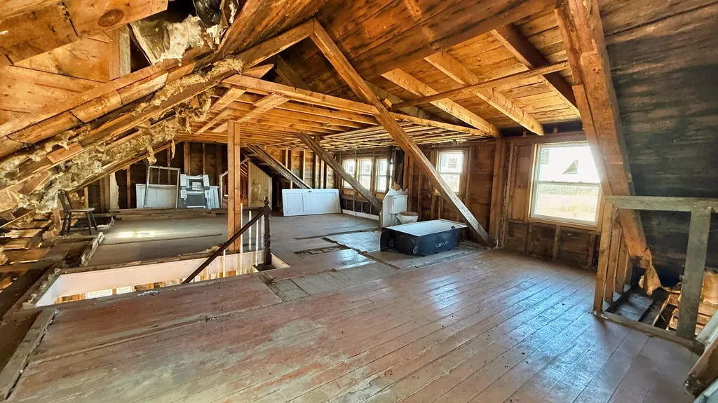 225 County Road Lubec ME 04652