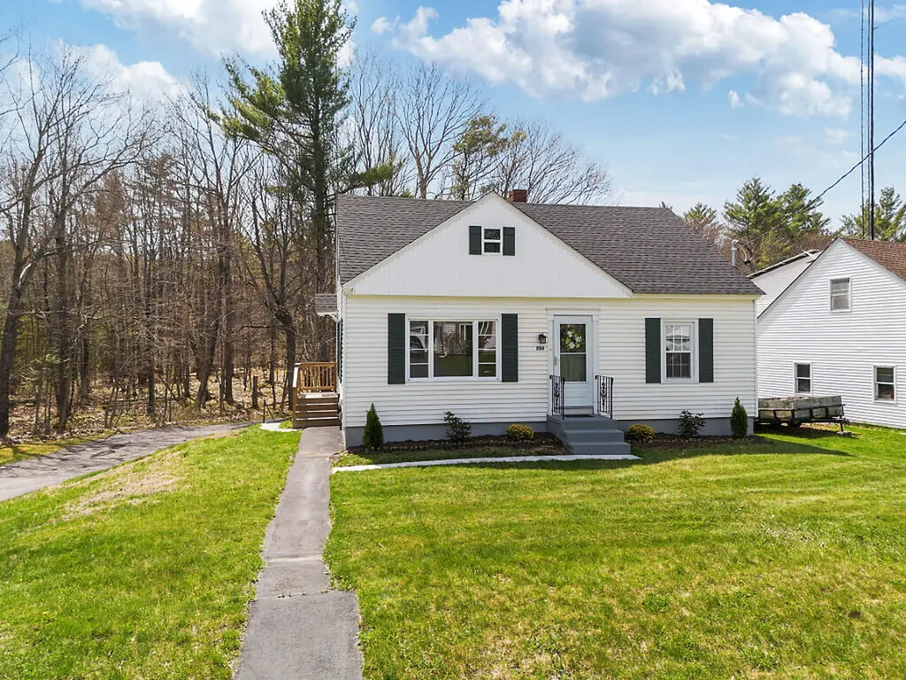 204 Cony Street Augusta ME 04330