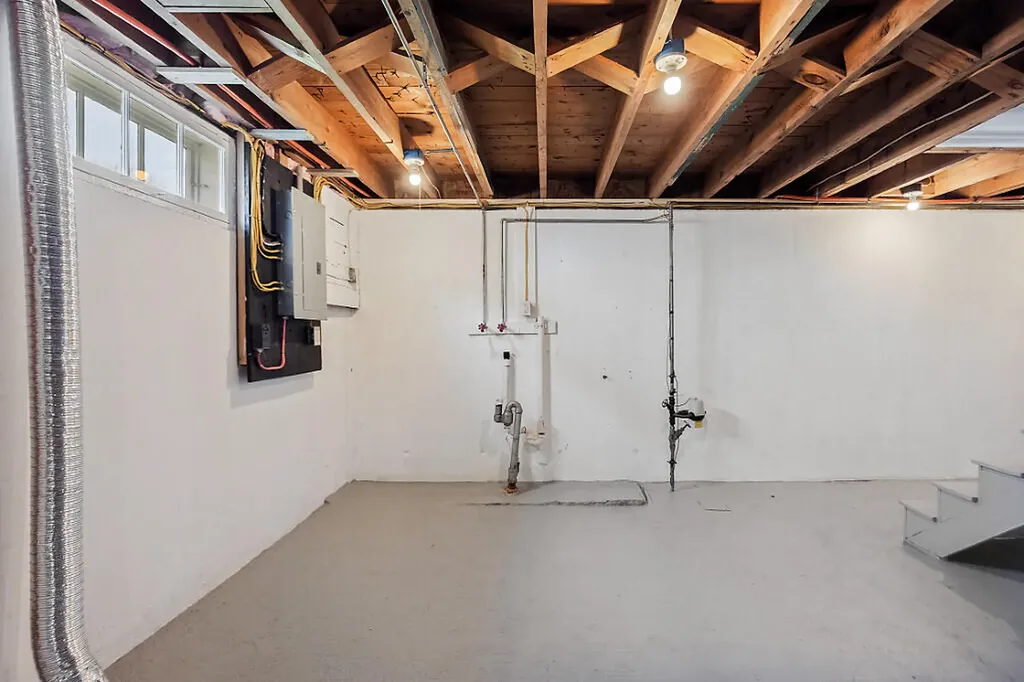 204 Cony Street Augusta ME 04330