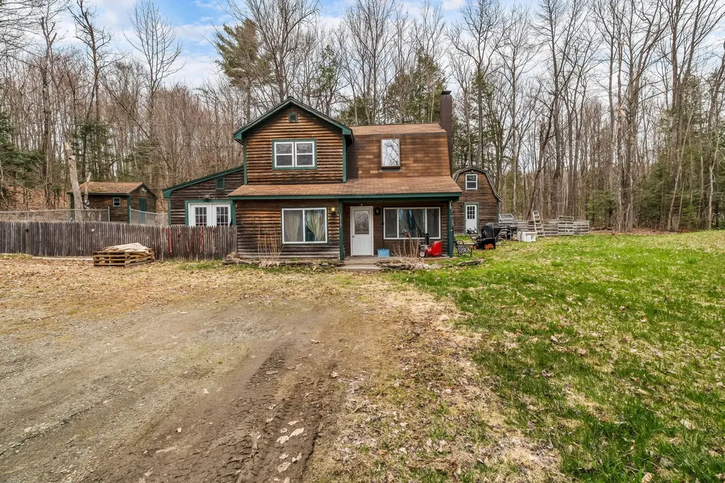 1717 Canaan Road Hartland ME 04943