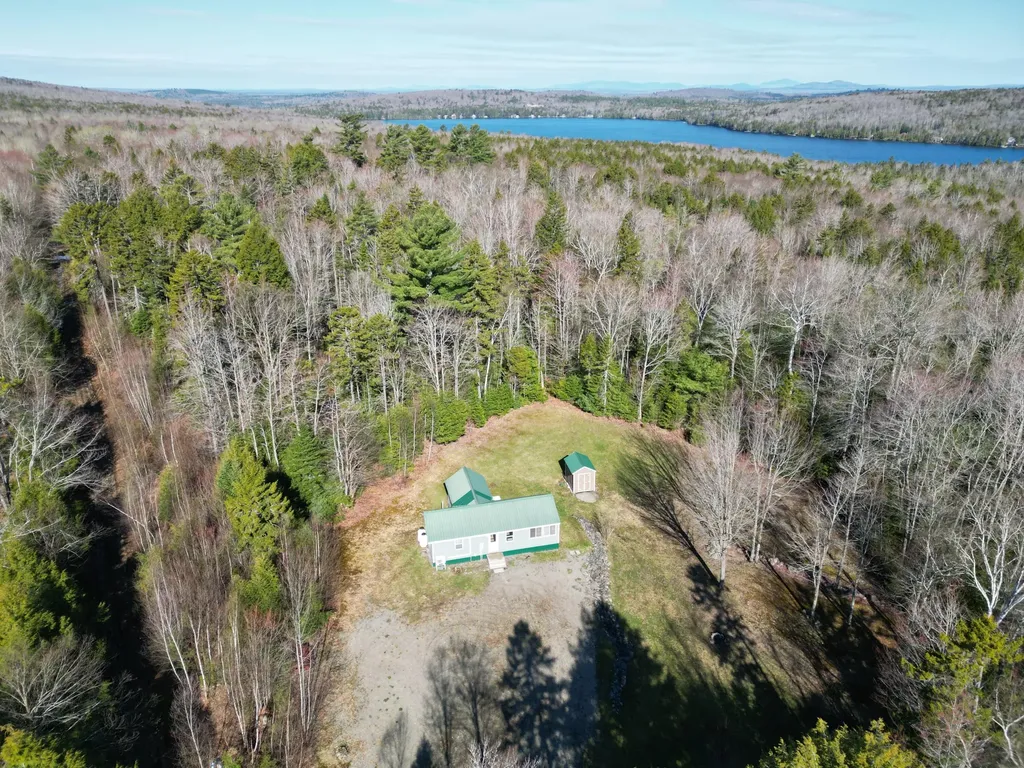 31 Burnham Road Burlington ME 04417