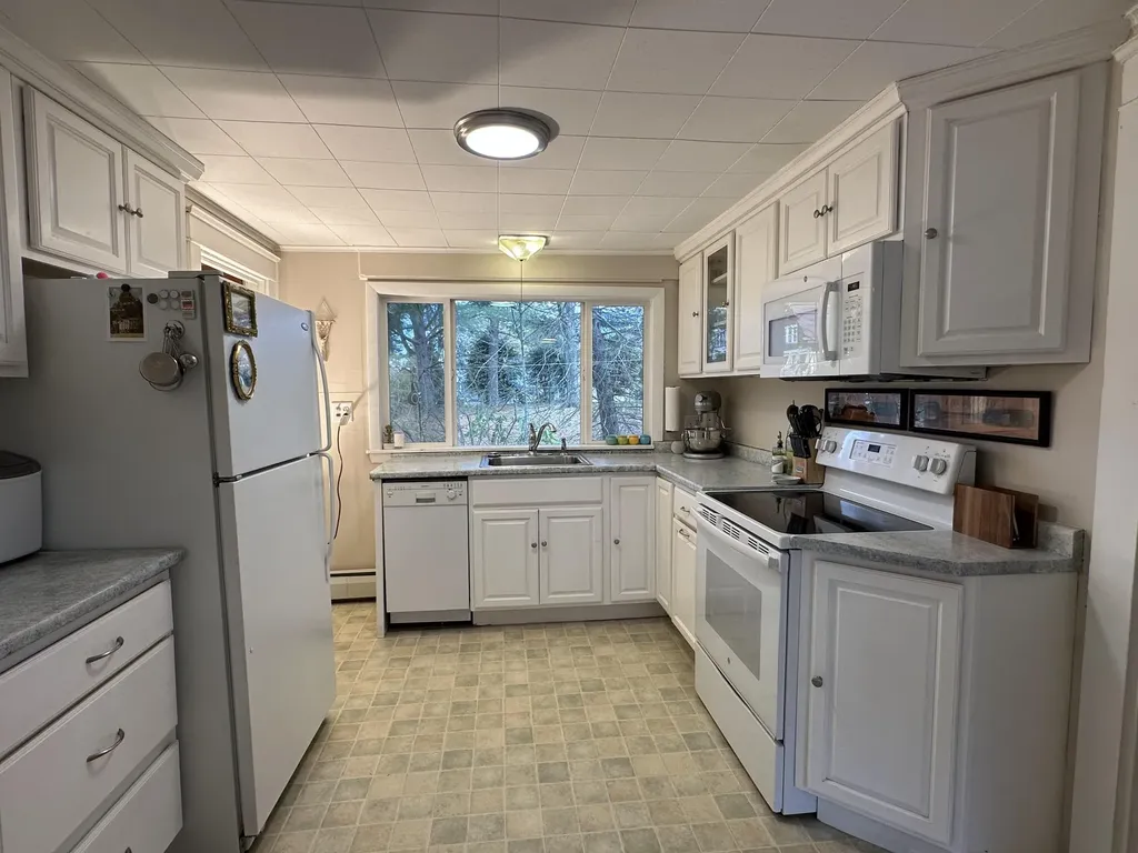 94 Western Promenade Auburn ME 04210