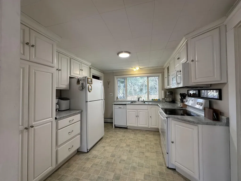 94 Western Promenade Auburn ME 04210
