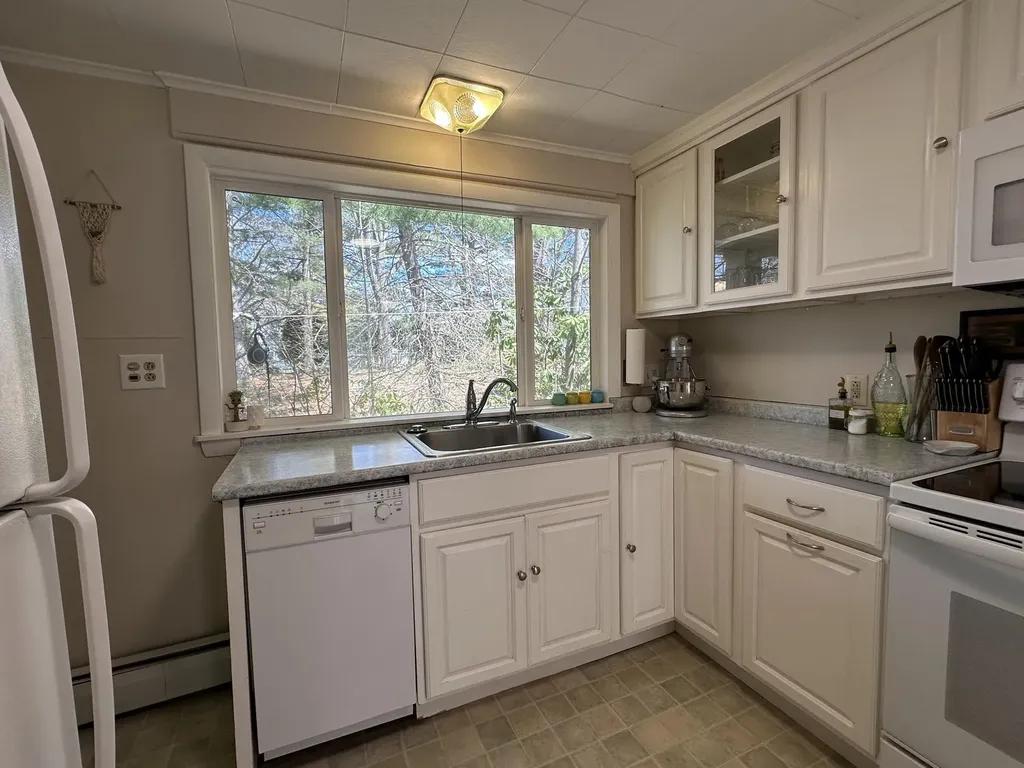 94 Western Promenade Auburn ME 04210