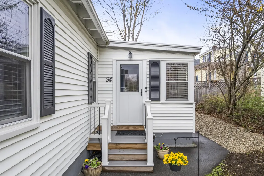 34 Dartmouth Street Biddeford ME 04005