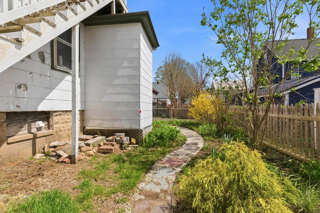 3 Leighton Street Sanford ME 04073