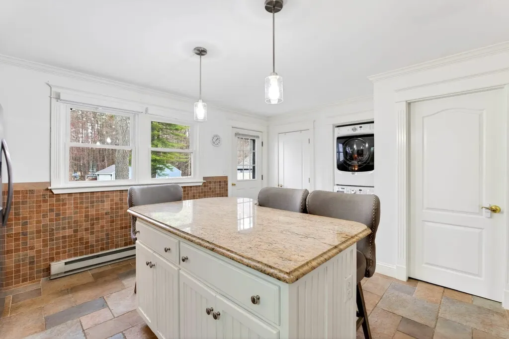 1112 Roosevelt Trail Windham ME 04062