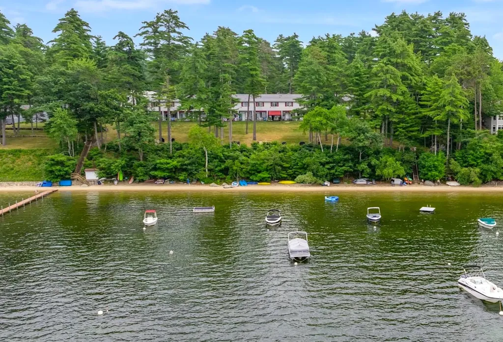 1112 Roosevelt Trail Windham ME 04062