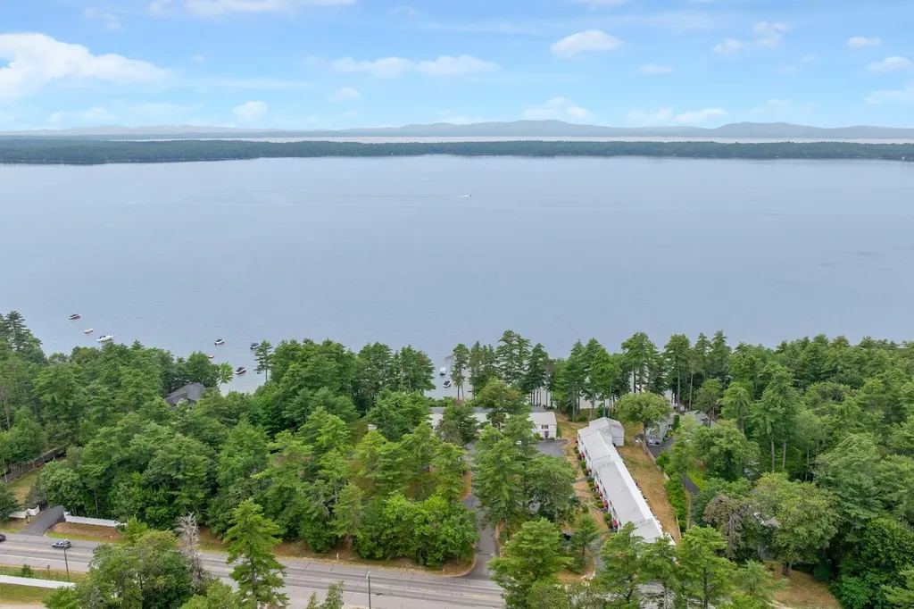 1112 Roosevelt Trail Windham ME 04062
