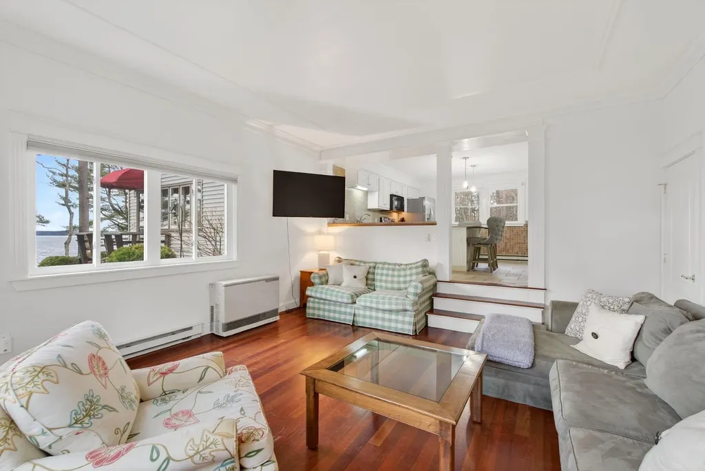 1112 Roosevelt Trail Windham ME 04062