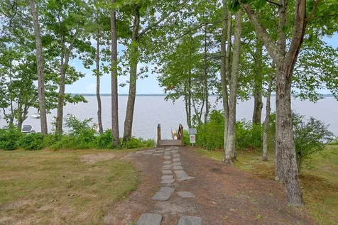 1112 Roosevelt Trail Windham ME 04062
