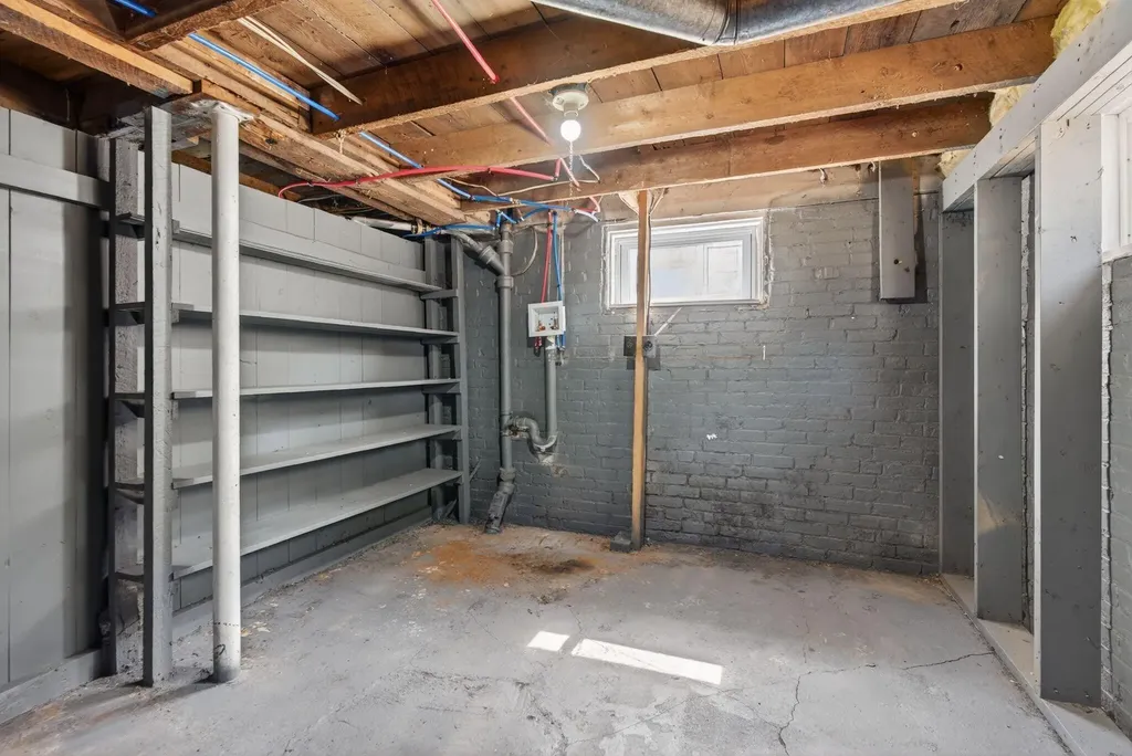 26 Vernon Street Auburn ME 04210