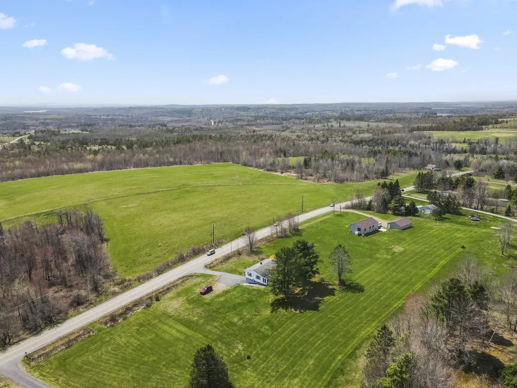 187 Ripley Road Dexter ME 04930