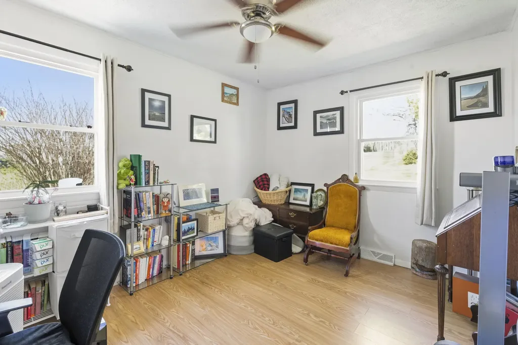 187 Ripley Road Dexter ME 04930