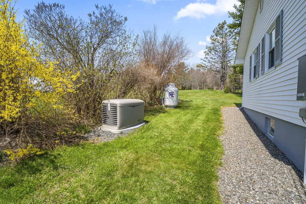 187 Ripley Road Dexter ME 04930