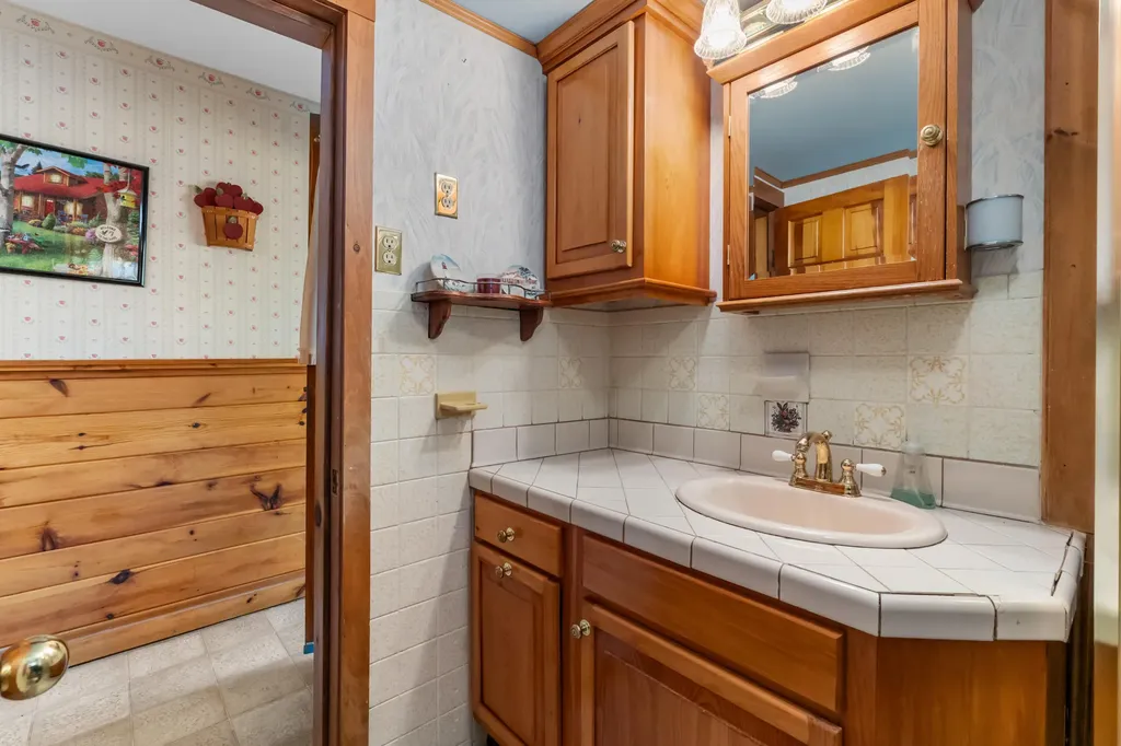 31 Northeast Road Waterboro ME 04087