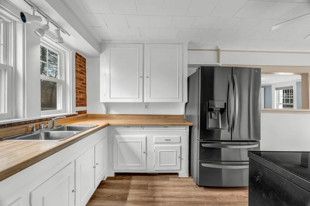 22 Parker Street Bangor ME 04401