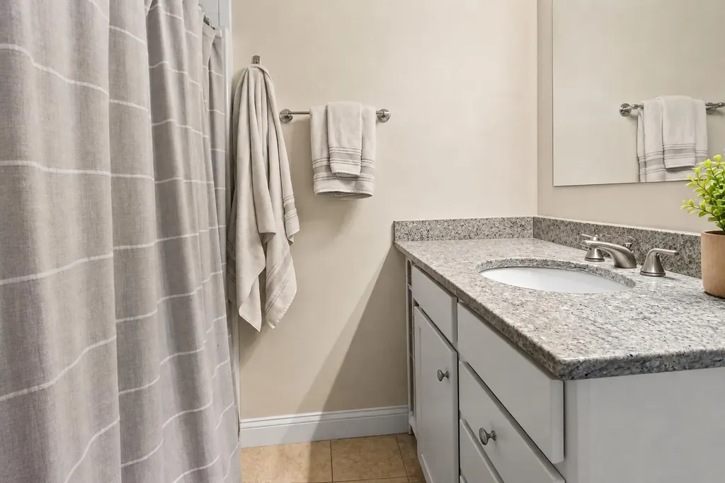 690 Auburn Street Portland ME 04103