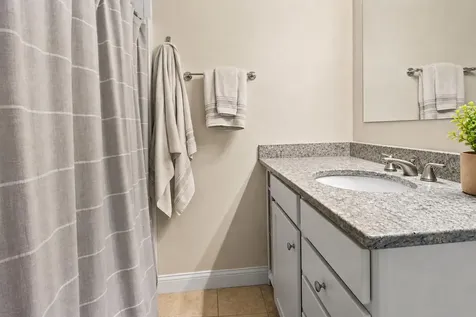 690 Auburn Street Portland ME 04103