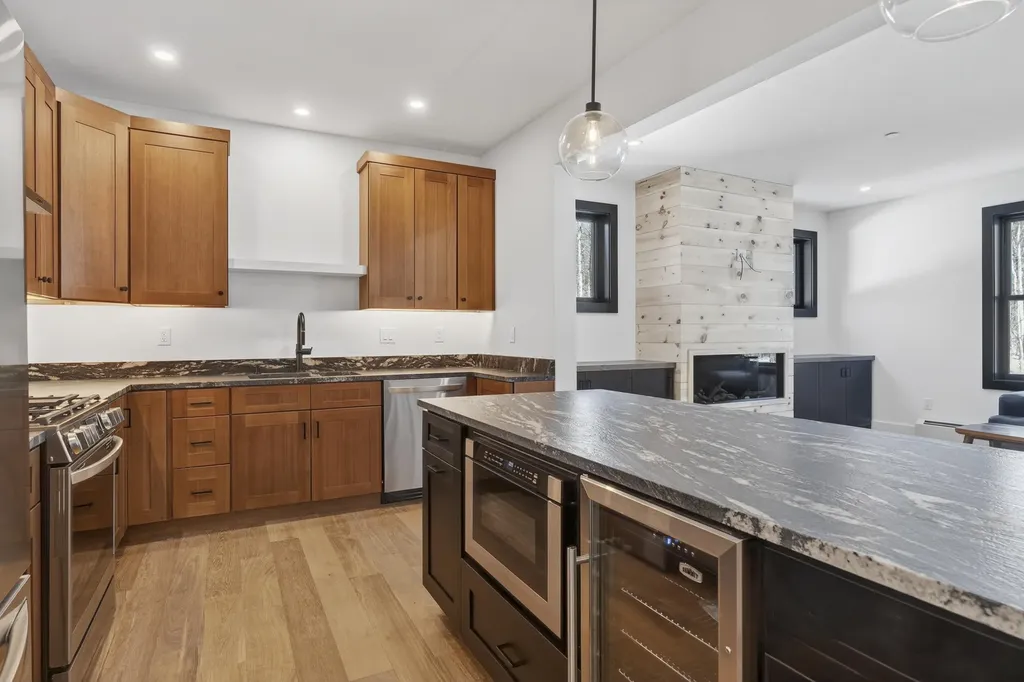15 Lodgepole Lane Newry ME 04261
