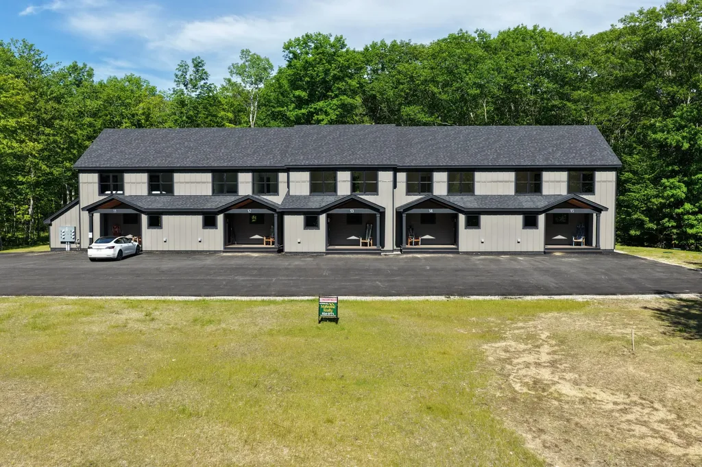 15 Lodgepole Lane Newry ME 04261