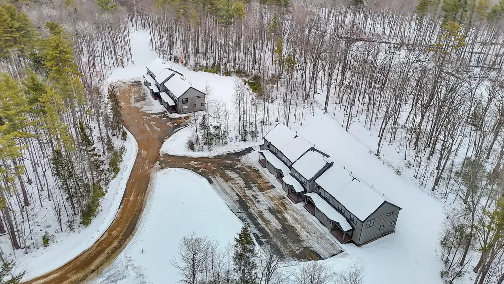 15 Lodgepole Lane Newry ME 04261