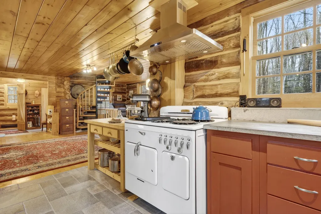 40 Dyer Road Raymond ME 04071
