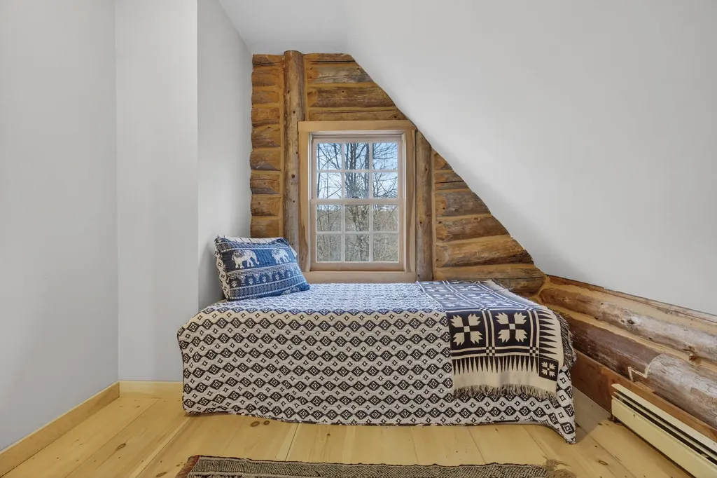 40 Dyer Road Raymond ME 04071