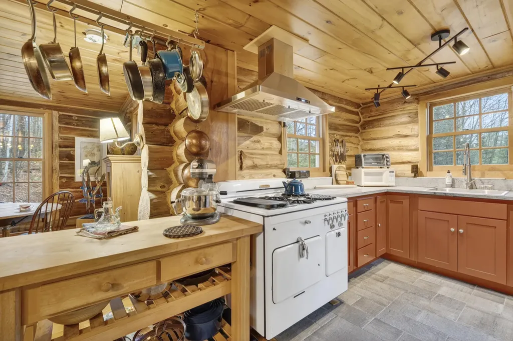 40 Dyer Road Raymond ME 04071