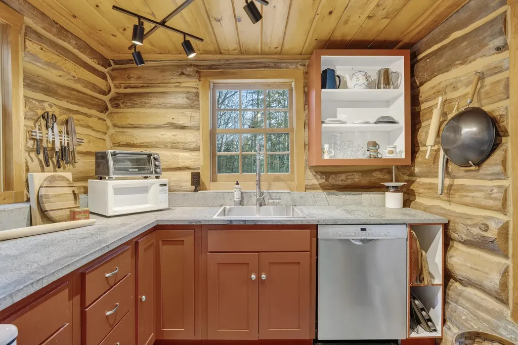 40 Dyer Road Raymond ME 04071