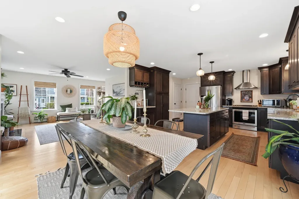 25 Owens Way Scarborough ME 04074