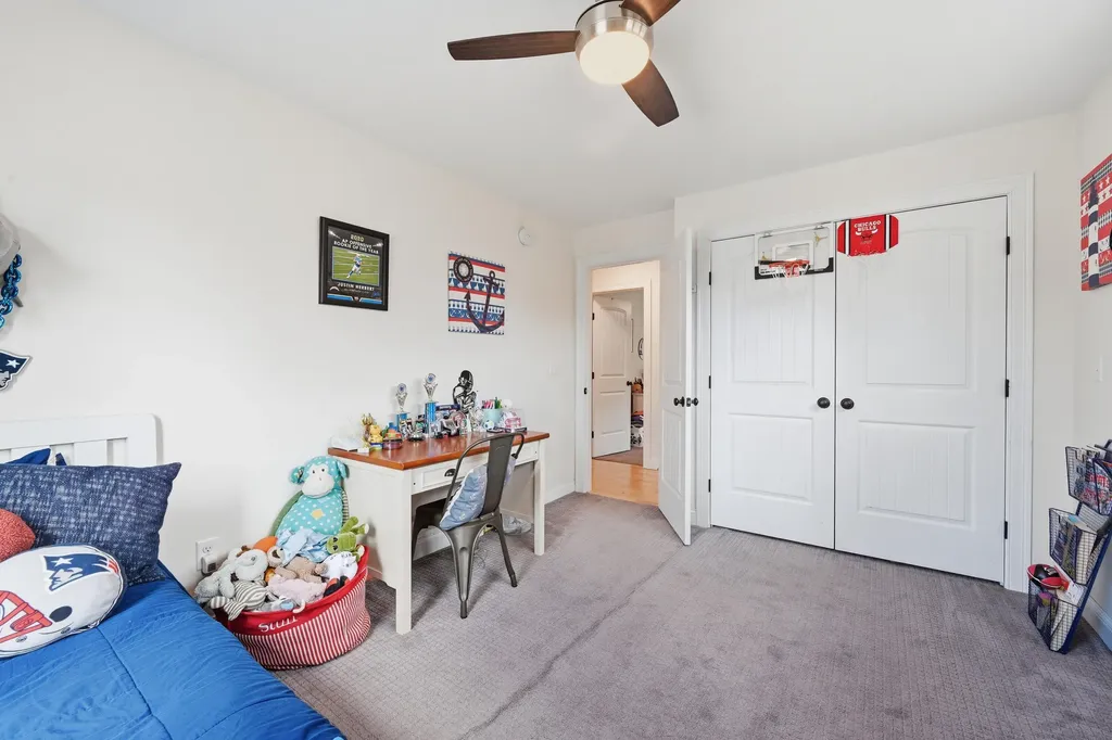 25 Owens Way Scarborough ME 04074