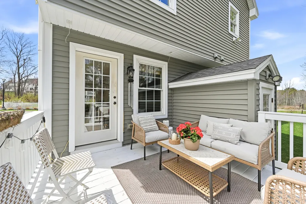 25 Owens Way Scarborough ME 04074