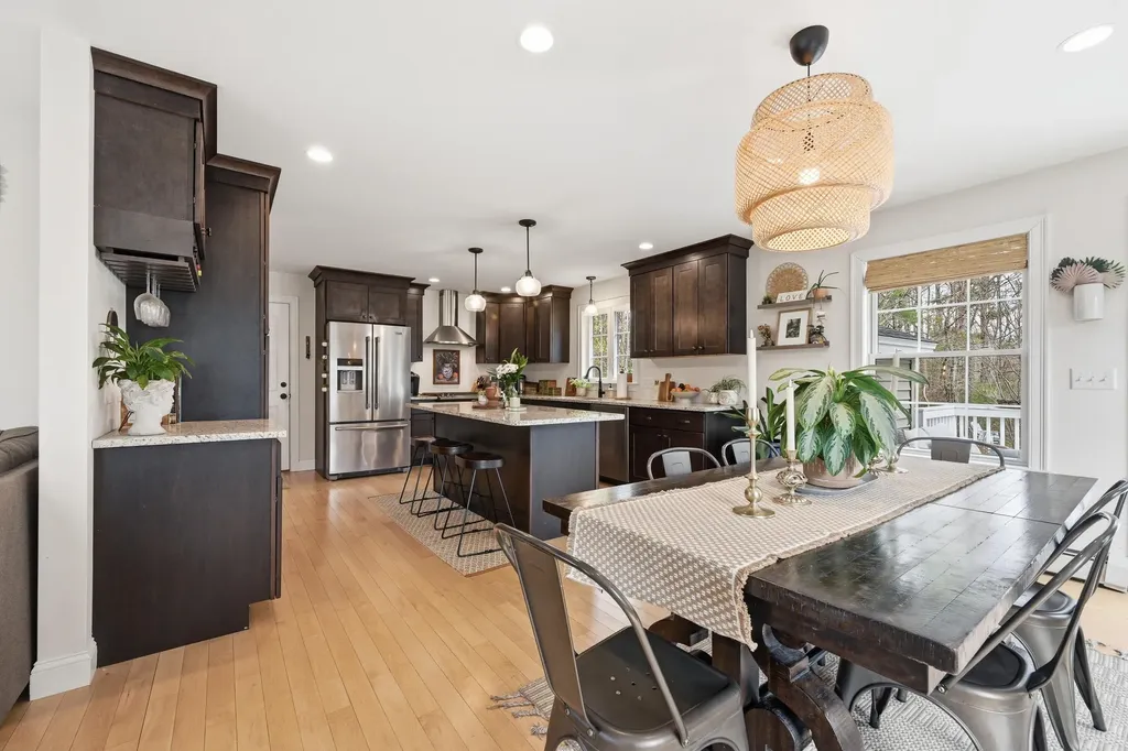25 Owens Way Scarborough ME 04074