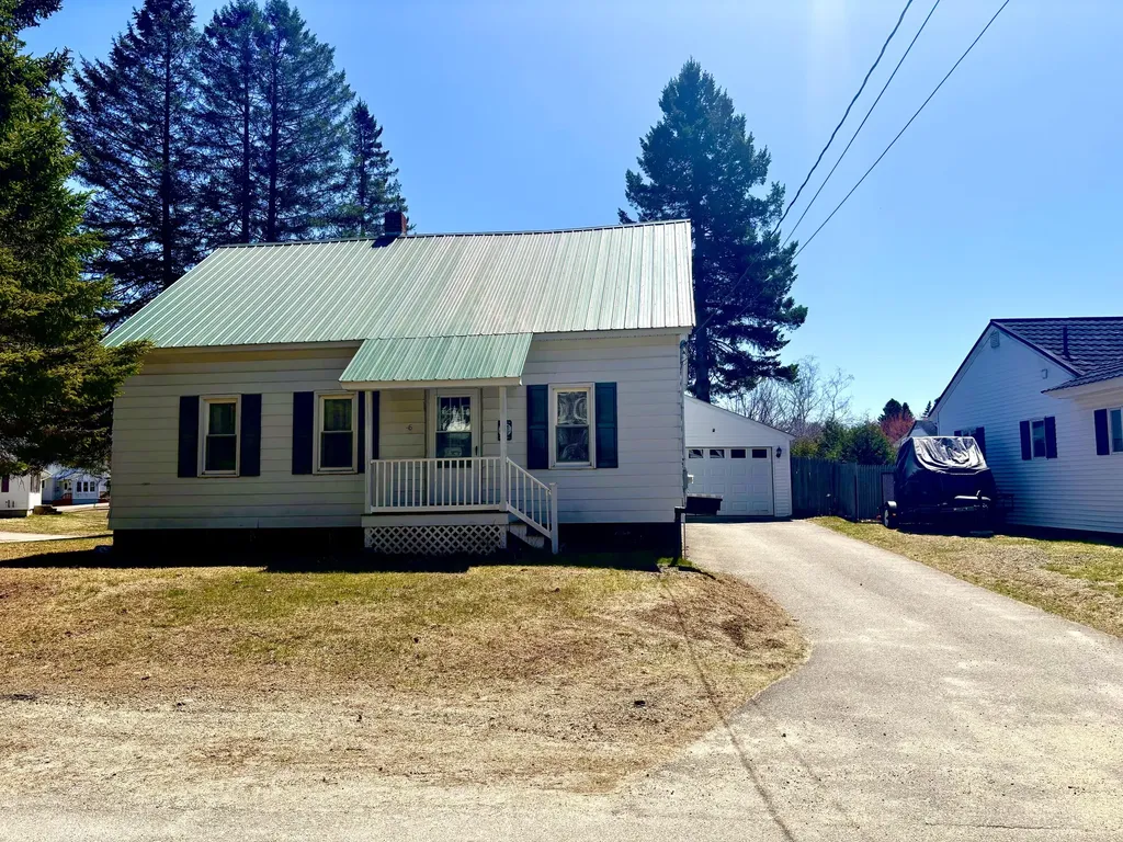 6 Winter Street Millinocket ME 04462