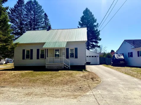 6 Winter Street Millinocket ME 04462