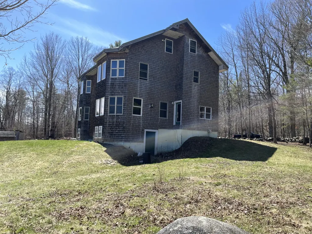 20 Bean Hill Harmony ME 04942