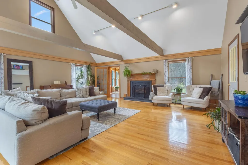 148 Spiller Hill Road Raymond ME 04071