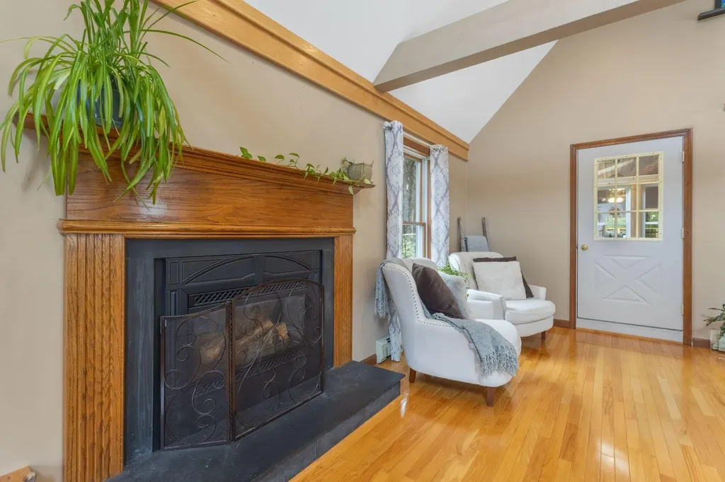 148 Spiller Hill Road Raymond ME 04071