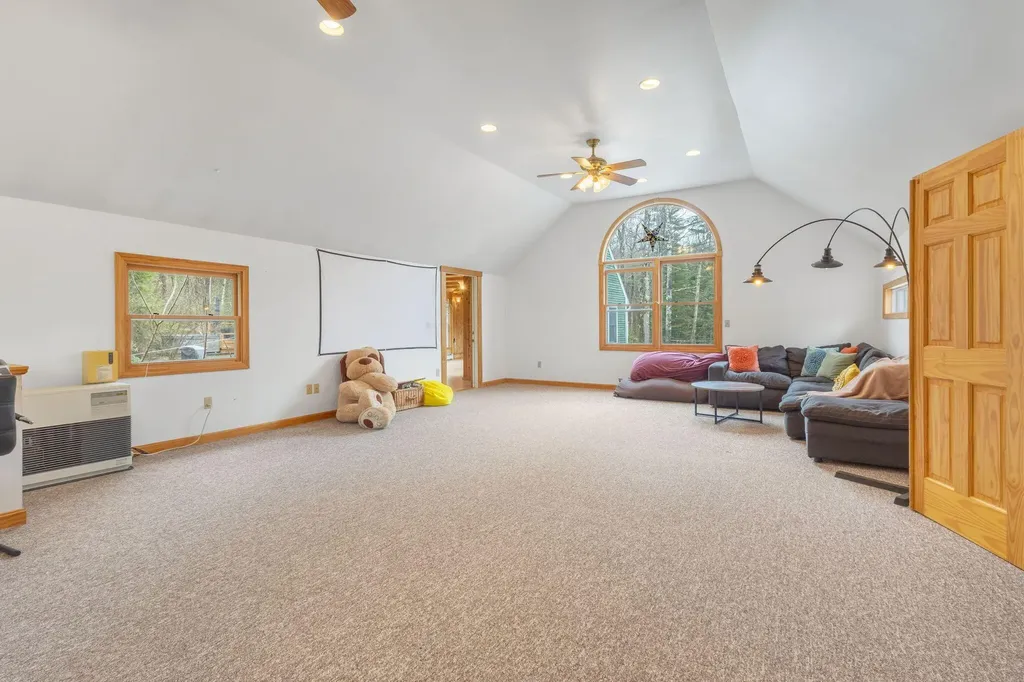 148 Spiller Hill Road Raymond ME 04071