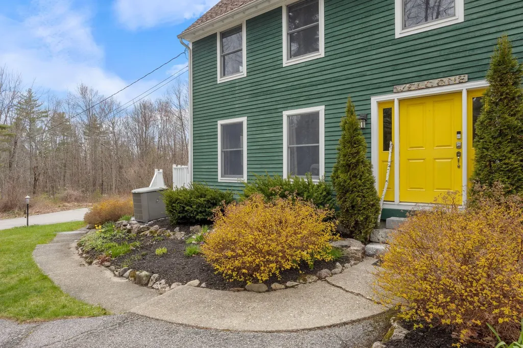 148 Spiller Hill Road Raymond ME 04071