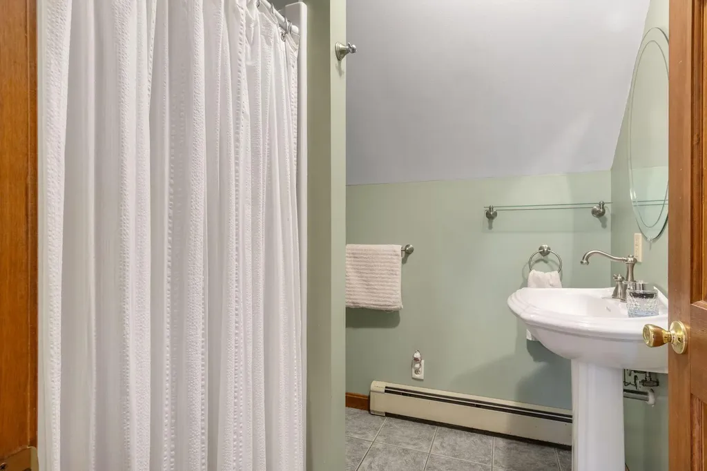 148 Spiller Hill Road Raymond ME 04071