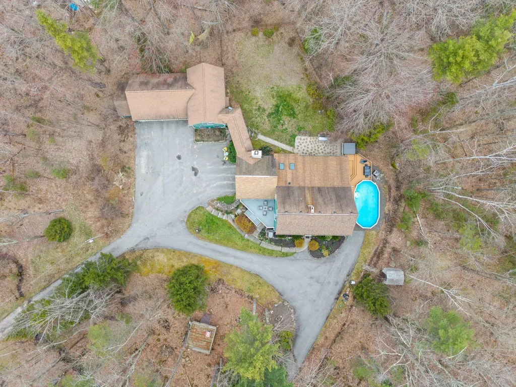 148 Spiller Hill Road Raymond ME 04071
