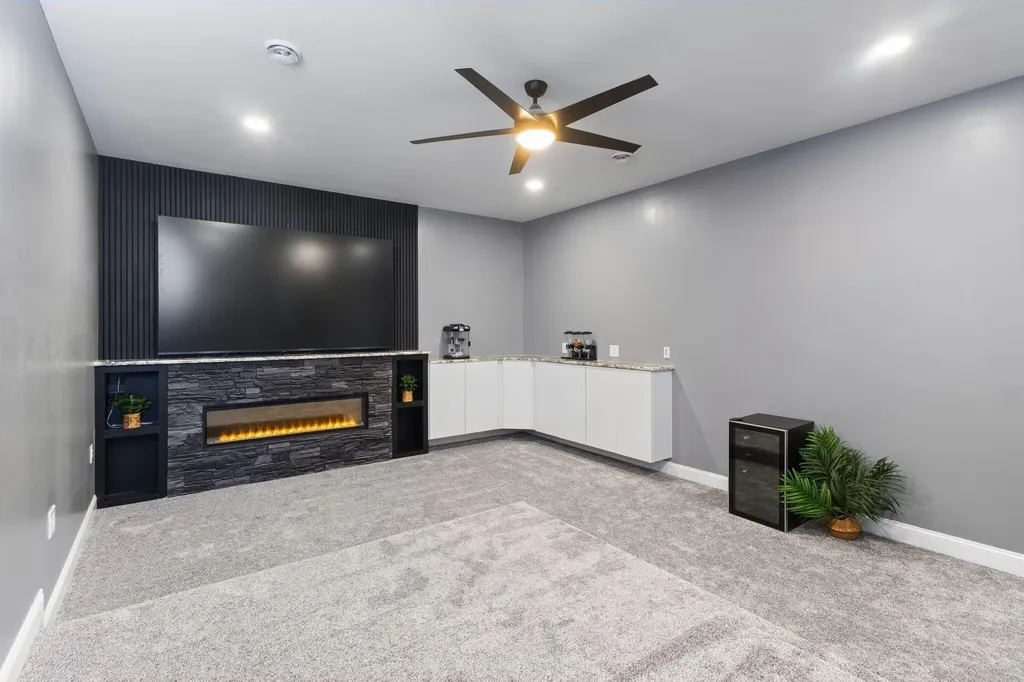 219 Outlook Road Woodstock ME 04219