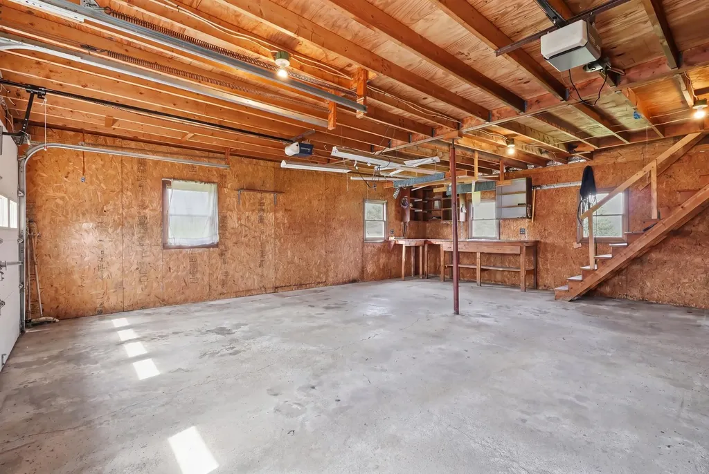 1594 Bangor Road Clinton ME 04927