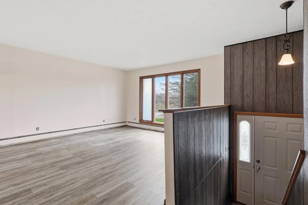1594 Bangor Road Clinton ME 04927