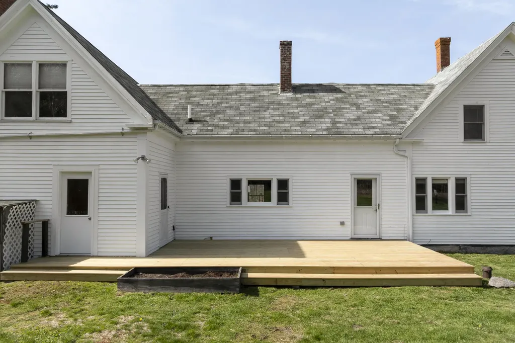 178 Huddle Road Bristol ME 04554