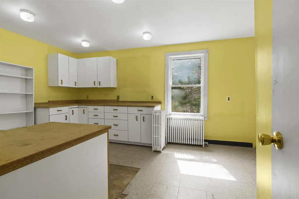 178 Huddle Road Bristol ME 04554