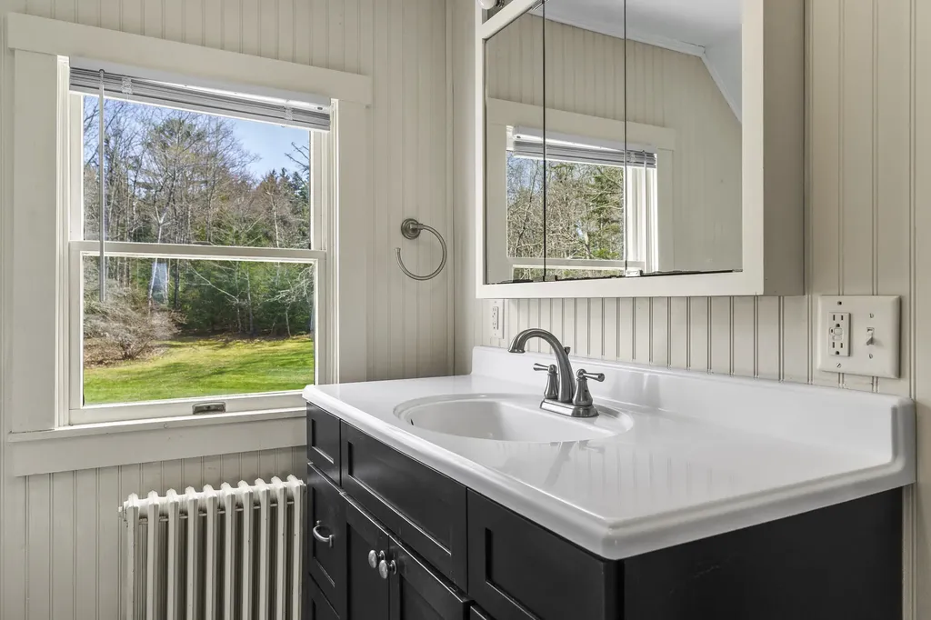178 Huddle Road Bristol ME 04554