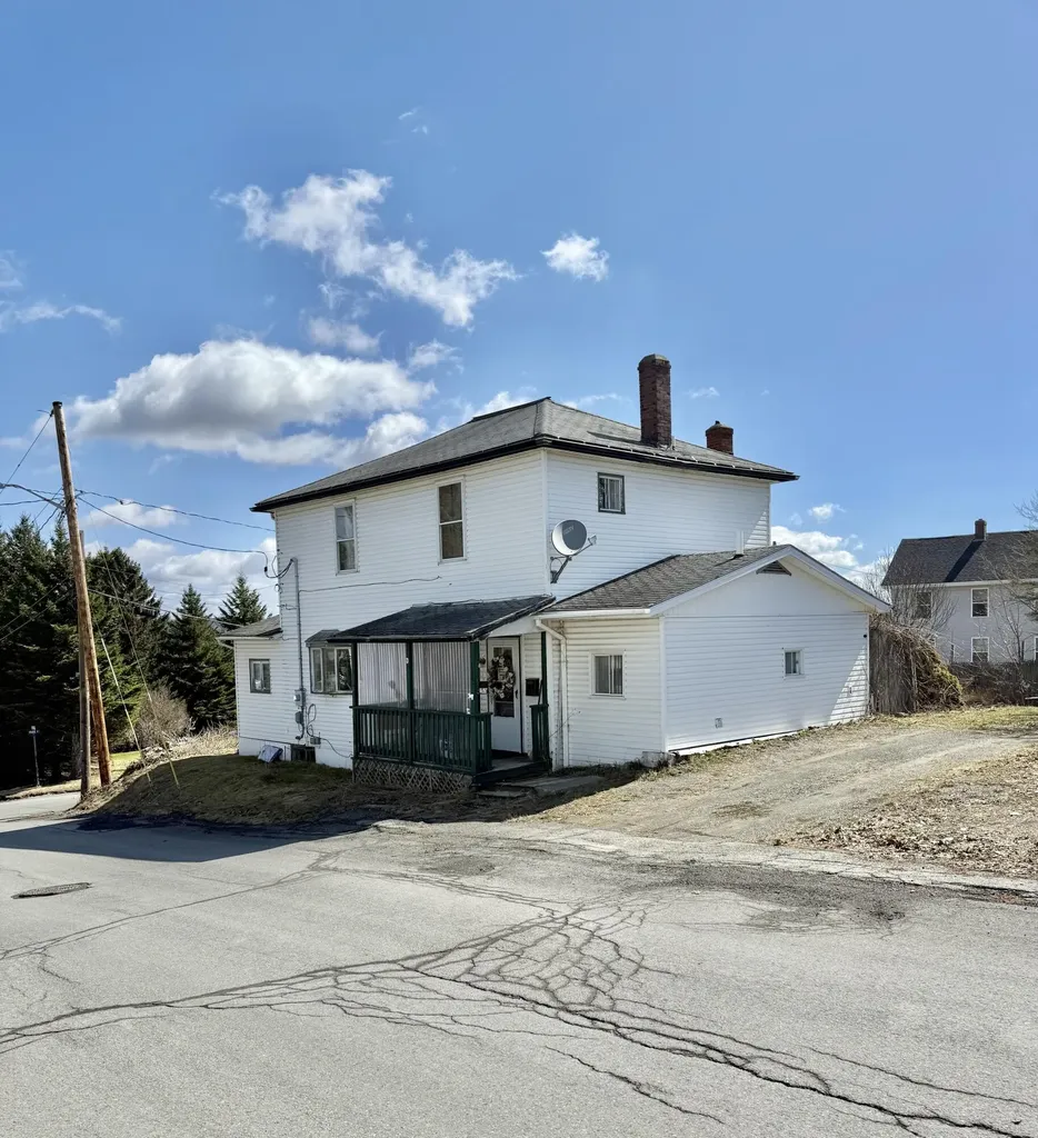 144 6th Avenue Madawaska ME 04756